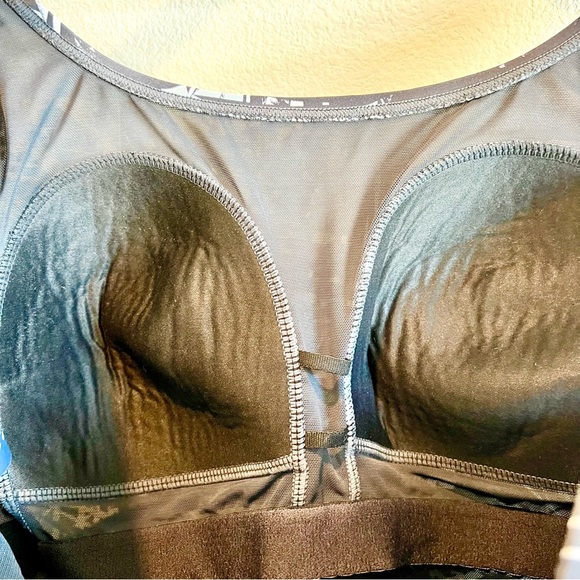 Swimsuits For All Dark & Light Blue Geometric One Piece Size 20 No Underwire EUC - Picture 8 of 10